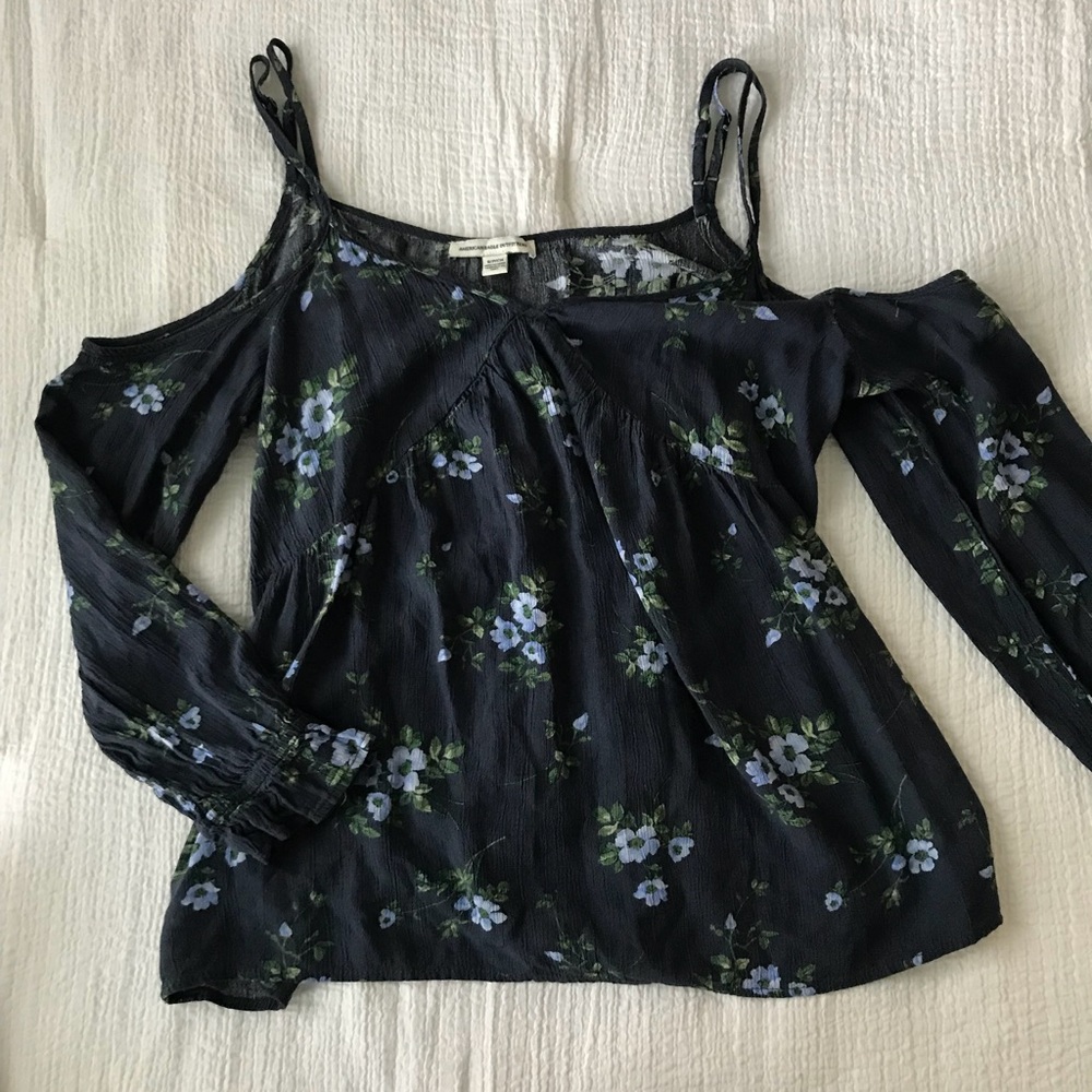 Off the shoulder long sleeve top